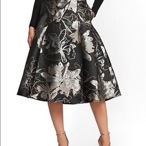 7th Avenue New York and Company Size 14 skirt